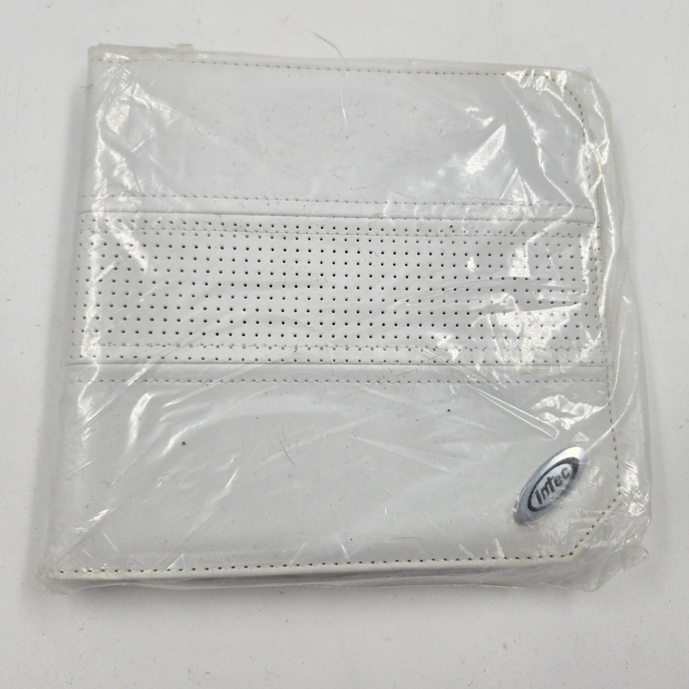 Intec CD DVD Storage Binder Case White Perforated Faux Leather Zip Gaming